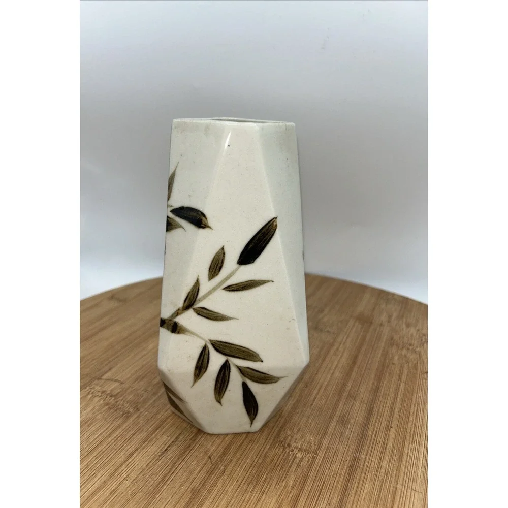 Vintage Octagon Oriental Vase With Hand Painted Textured Flower  - 7.5
